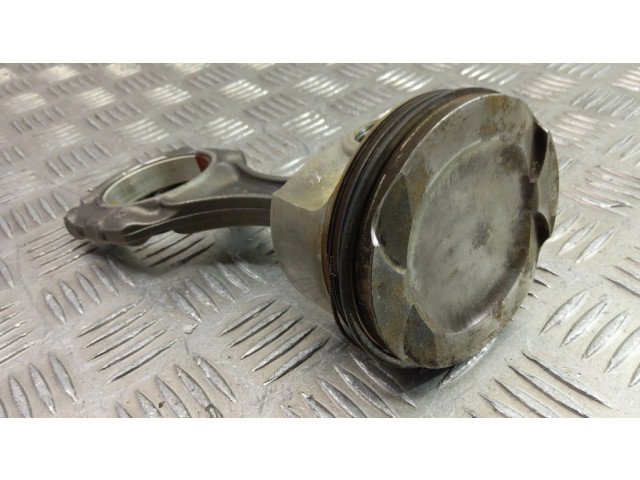 Píst 7843237 BMW 7 F01 F02 F03 F04 pro benzínový motor 4.4 N63B44 V8