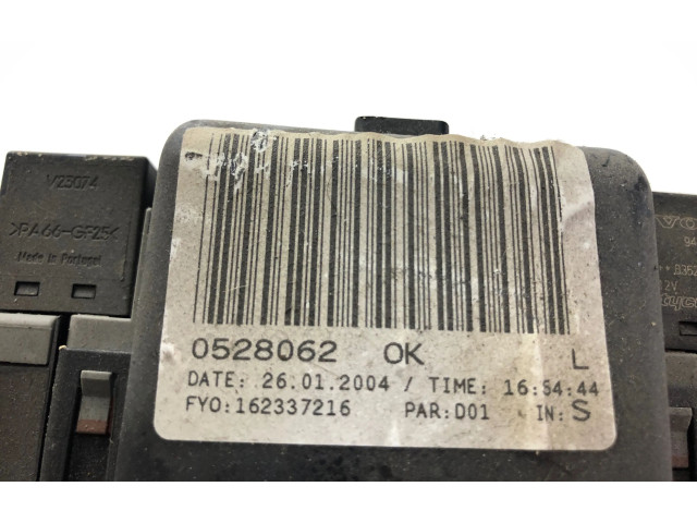 Блок предохранителей  9441584   Volvo V70    