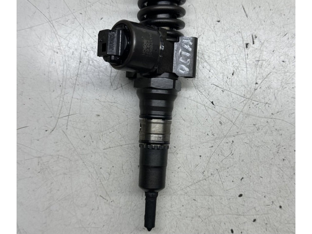 Форсунка 0414720404, 03G130073G Skoda Octavia Mk2 (1Z) BKD