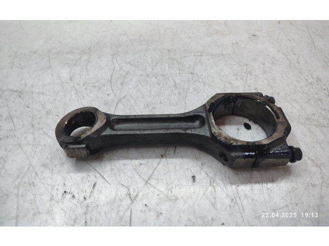 Шатун      Opel Antara  