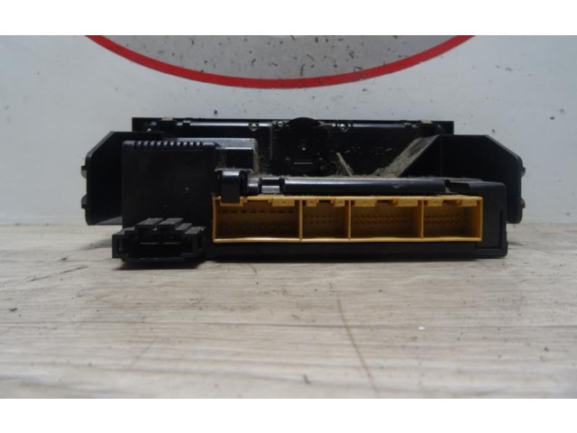 Блок управления климат-контролем    Audi A2