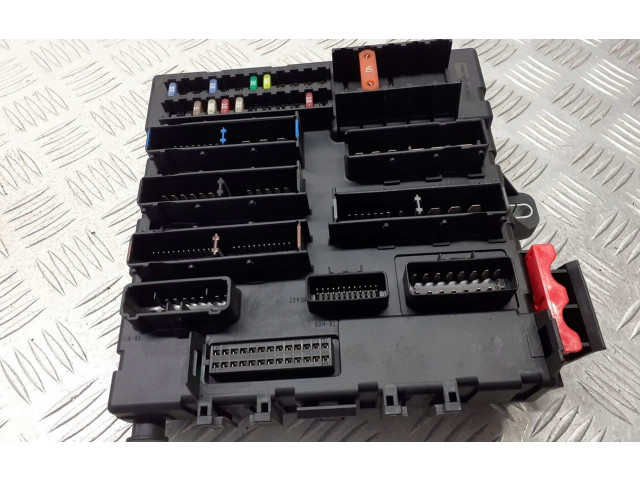 Pojistková skříňka 13205779 Opel Vectra C