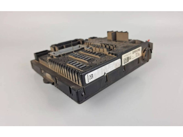 Блок предохранителей 8676391 Volvo XC90