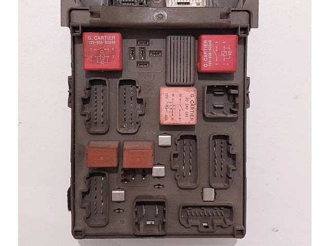 Pojistková skříňka 8200283811, 8200368381 Renault Espace IV 2005