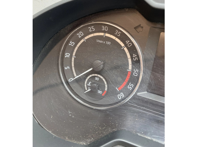 Панель приборов 5E0920757B Skoda Octavia Mk3 (5E)