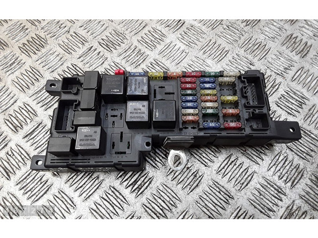 Блок предохранителей 518717004 Volvo S80