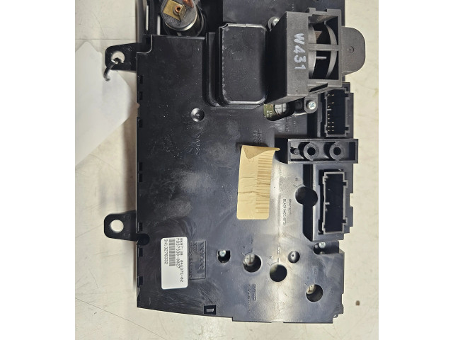 Блок управления климат-контролем 8697138   Volvo XC90