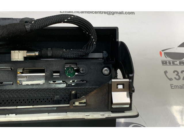 Дисплей    8X0919603, 8X0857273B   Audi A1