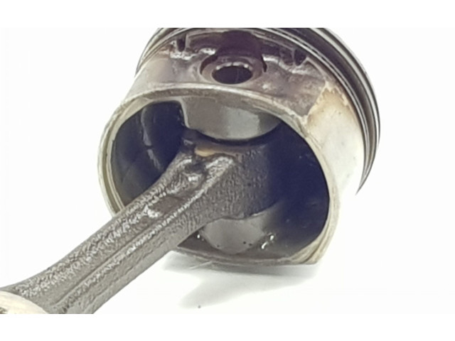 Поршень с шатуном D4F732 7701478732, 7701478732 Dacia Sandero