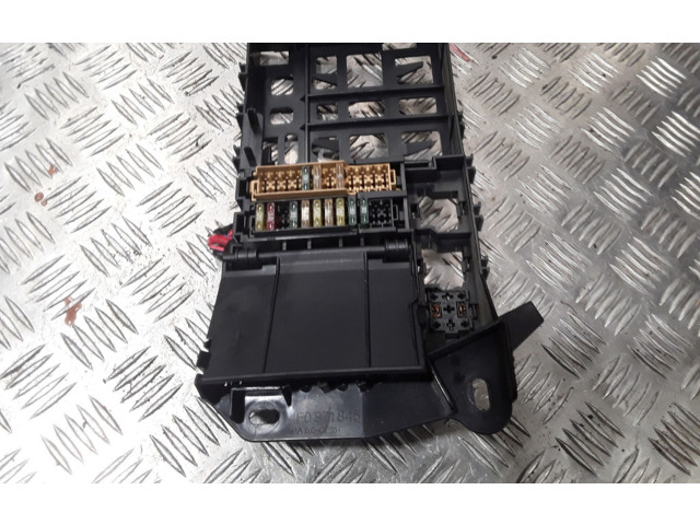 Блок предохранителей  4F0971845   Audi A6 S6 C6 4F    