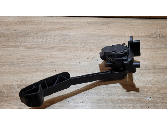 Педаль акселератора