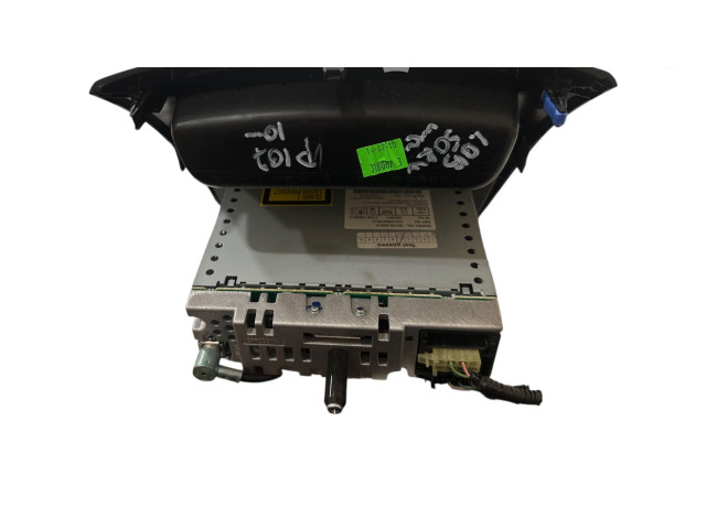 Поршень Радио/ проигрыватель CD/DVD / навигация  861200H010, W53811  Peugeot 107  