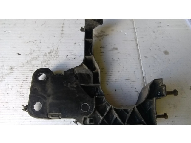 Боковая часть панели радиаторов (телевизора)