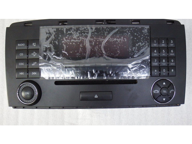 Радио/ проигрыватель CD/DVD / навигация