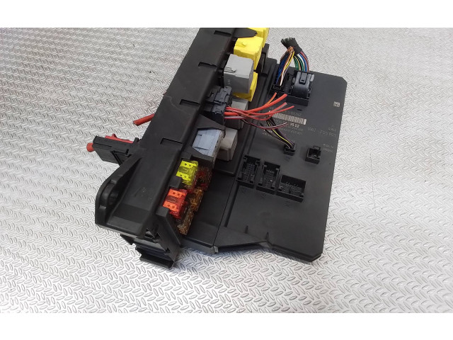 Блок предохранителей A9069003502, ZGS001    Volkswagen Crafter   