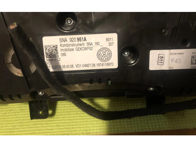 Přístrojová deska Volkswagen Tiguan 2016 5NA920951A