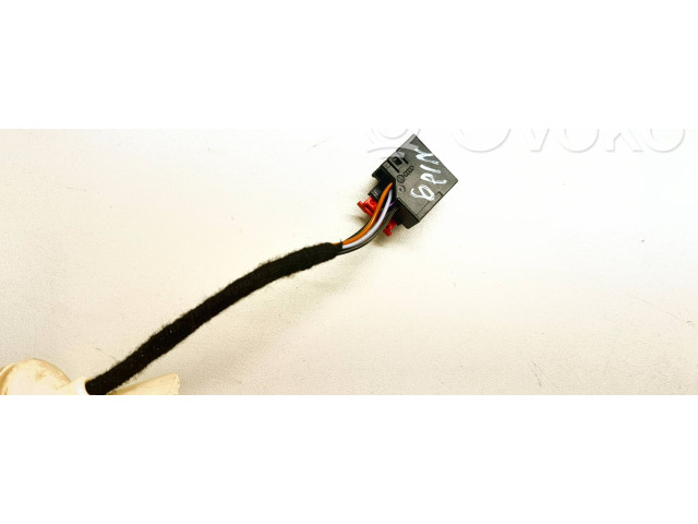 Зеркало электрическое        Skoda Karoq  2017 -  года   