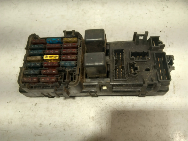 Pojistková skříňka 073608 Mitsubishi Pajero 2000