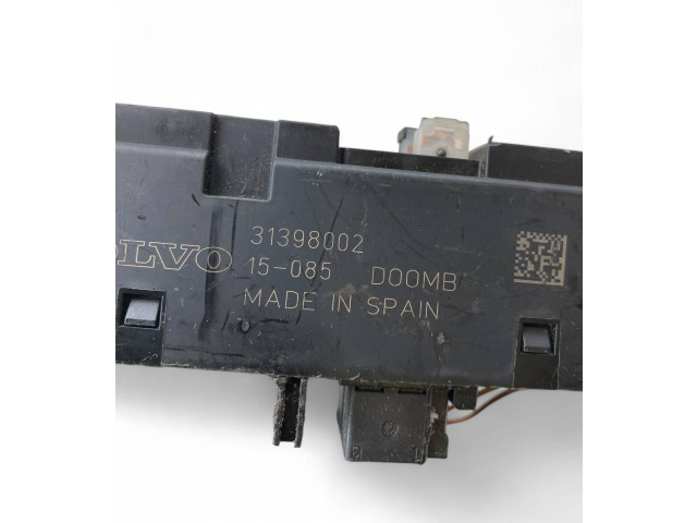 Блок предохранителей 31398002   Volvo XC90    