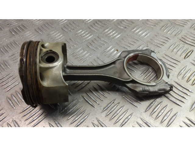 Píst 7843237 BMW 7 F01 F02 F03 F04 pro benzínový motor 4.4 N63B44 V8