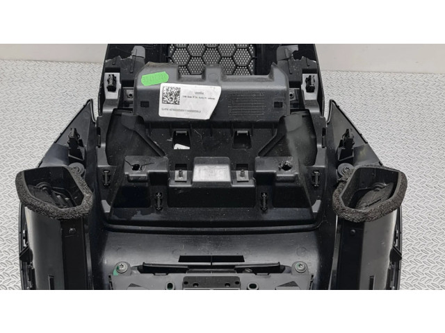 Радио/ проигрыватель CD/DVD / навигация