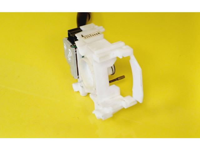 Ручка стеклоочистителей MB863523 Mitsubishi Colt