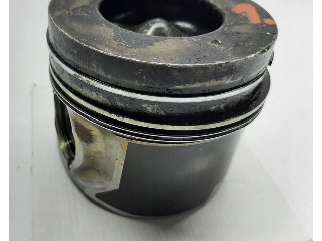 Píst    Audi Q7 4L     