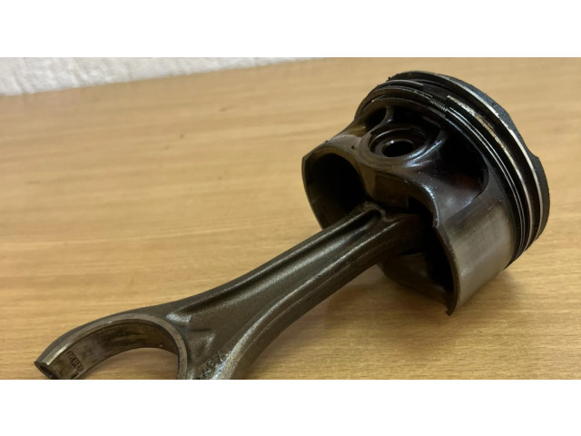 Píst 089203, D5919 BMW 5 F10 F11 pro benzínový motor