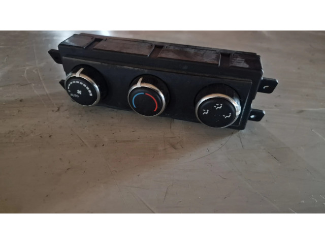 Блок управления климат-контролем    Chrysler Town & Country V