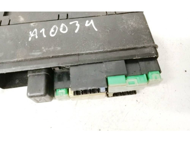 Pojistková skříňka Nissan Note (E11) 2008