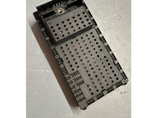 Блок предохранителей 08679899, 02W324   Volvo V70    