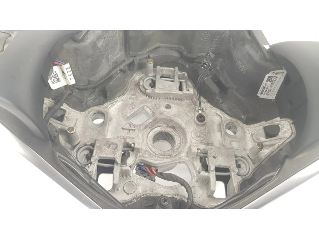 Volant BMW 2 F46 2014 32306860357