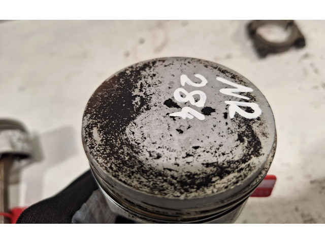 Поршень с шатуном D4F740 Renault Clio III