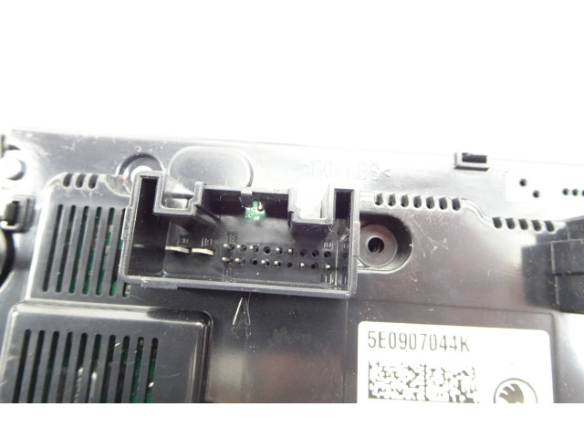 Блок управления климат-контролем 5E0907044K, 5HB01128240   Skoda Octavia Mk3 (5E)