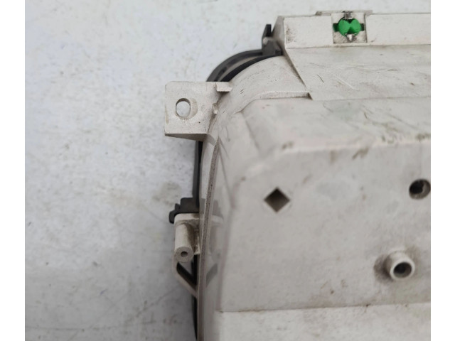 Přístrojová deska  Volkswagen PASSAT B3 1993 81117621  