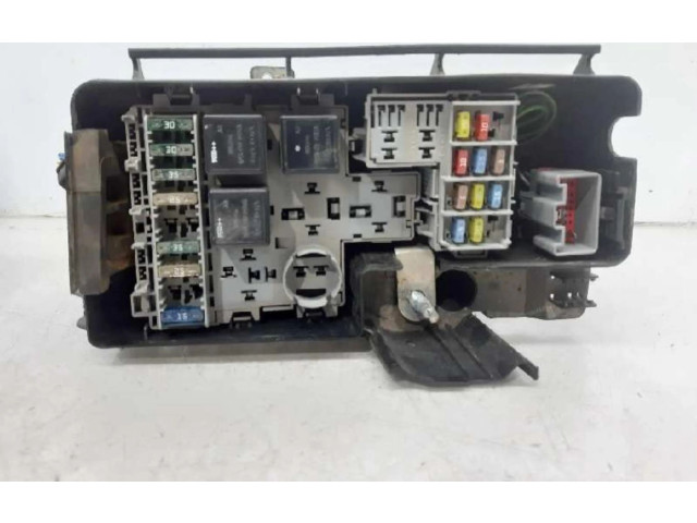 Блок предохранителей 30728132   Volvo XC90    