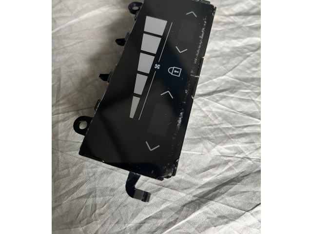 Блок управления климат-контролем P31674024, T18250181201 Volvo XC90