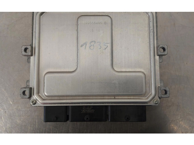 Блок управления двигателем Блок управления 237109221R   Renault Clio III