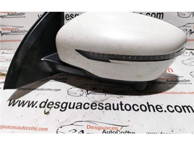 Zpětné zrcátko Nissan Qashqai 2017