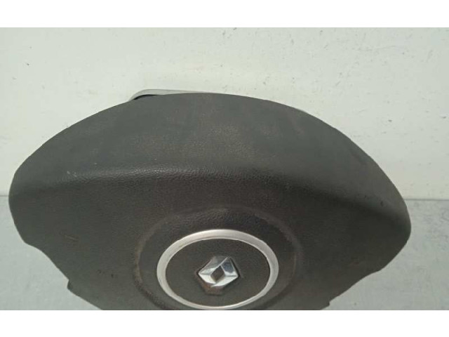 Подушка безопасности водителя 8200677496 Renault Clio III