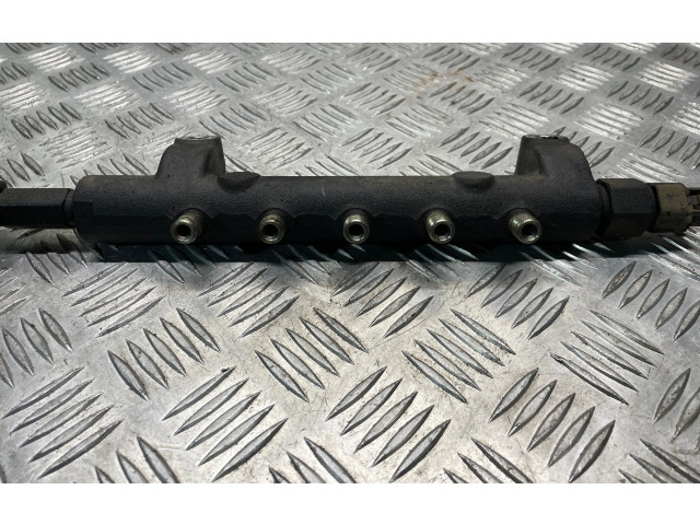 Топливная рампа    Nissan X-Trail T30  