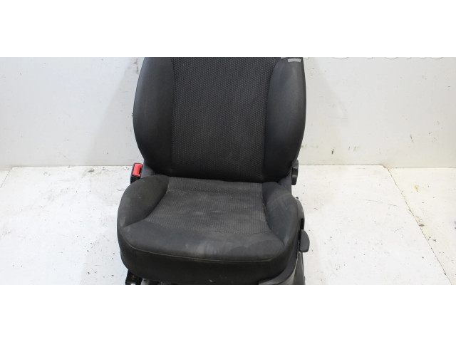 Переднее сиденье водителя