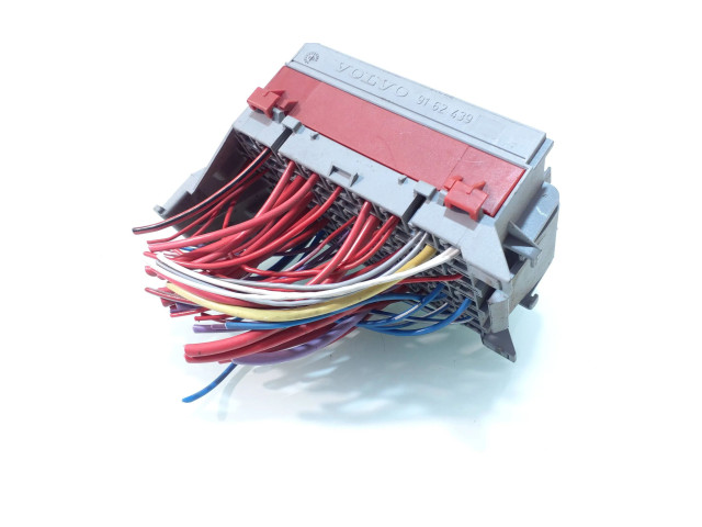 Блок предохранителей  9162439   Volvo V70    