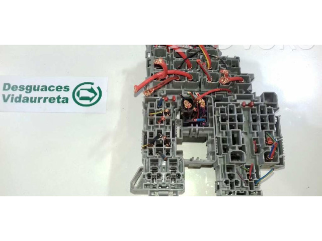 Pojistková skříňka Audi Q7 4L 2007