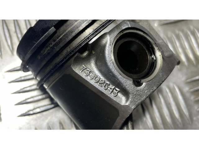 Píst 73502643 Fiat Doblo pro naftový motor 1.3