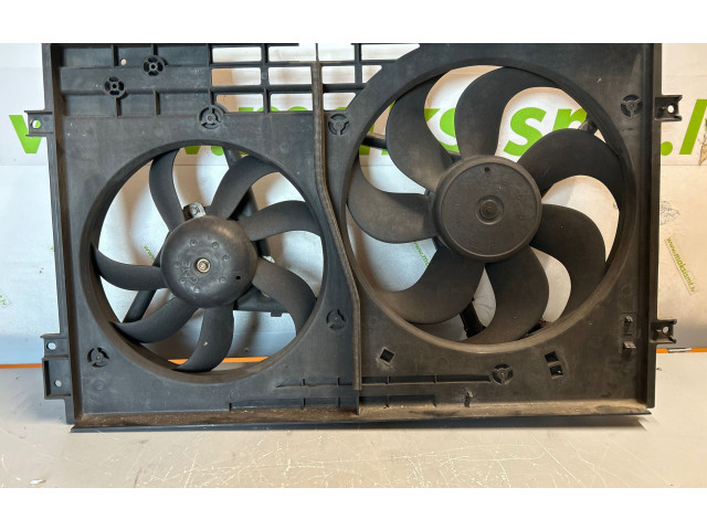 Вентилятор радиатора     8N0121205A    Audi TT Mk1 