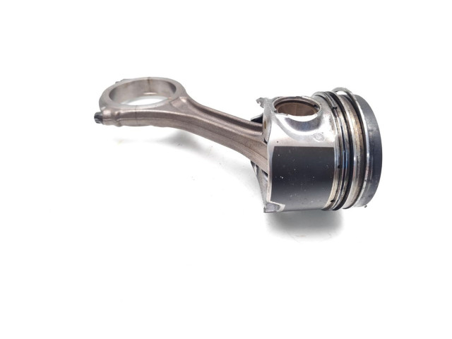 Píst Volkswagen Touareg II CASA