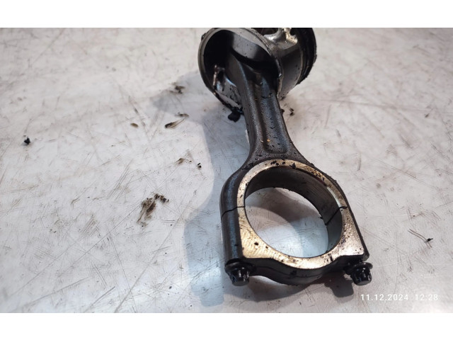  Поршень с шатуном DV6C   Peugeot 5008  