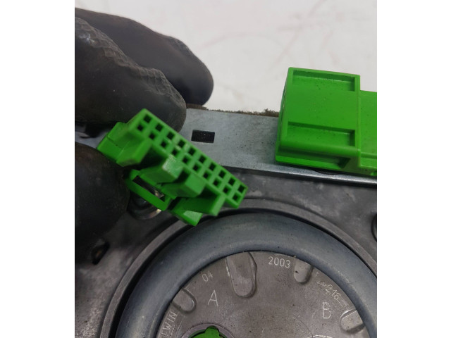 Подушка безопасности водителя 30642025, 03W18 Volvo V70