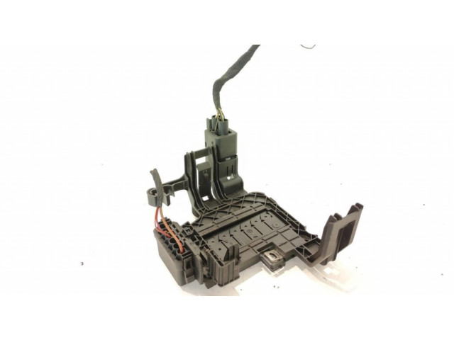 Блок предохранителей 6R0915345E Volkswagen Cross Polo